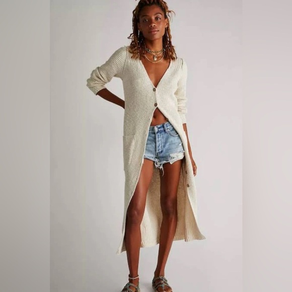 Free People Its Alright Cardi Beige Women Size Medium Chunky Knit Pocket Buttons - Picture 2 of 16